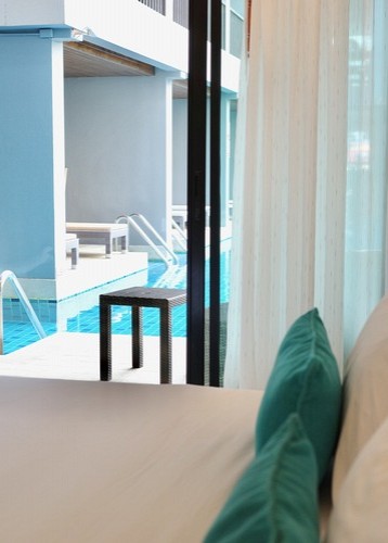 Deluxe Pool Access